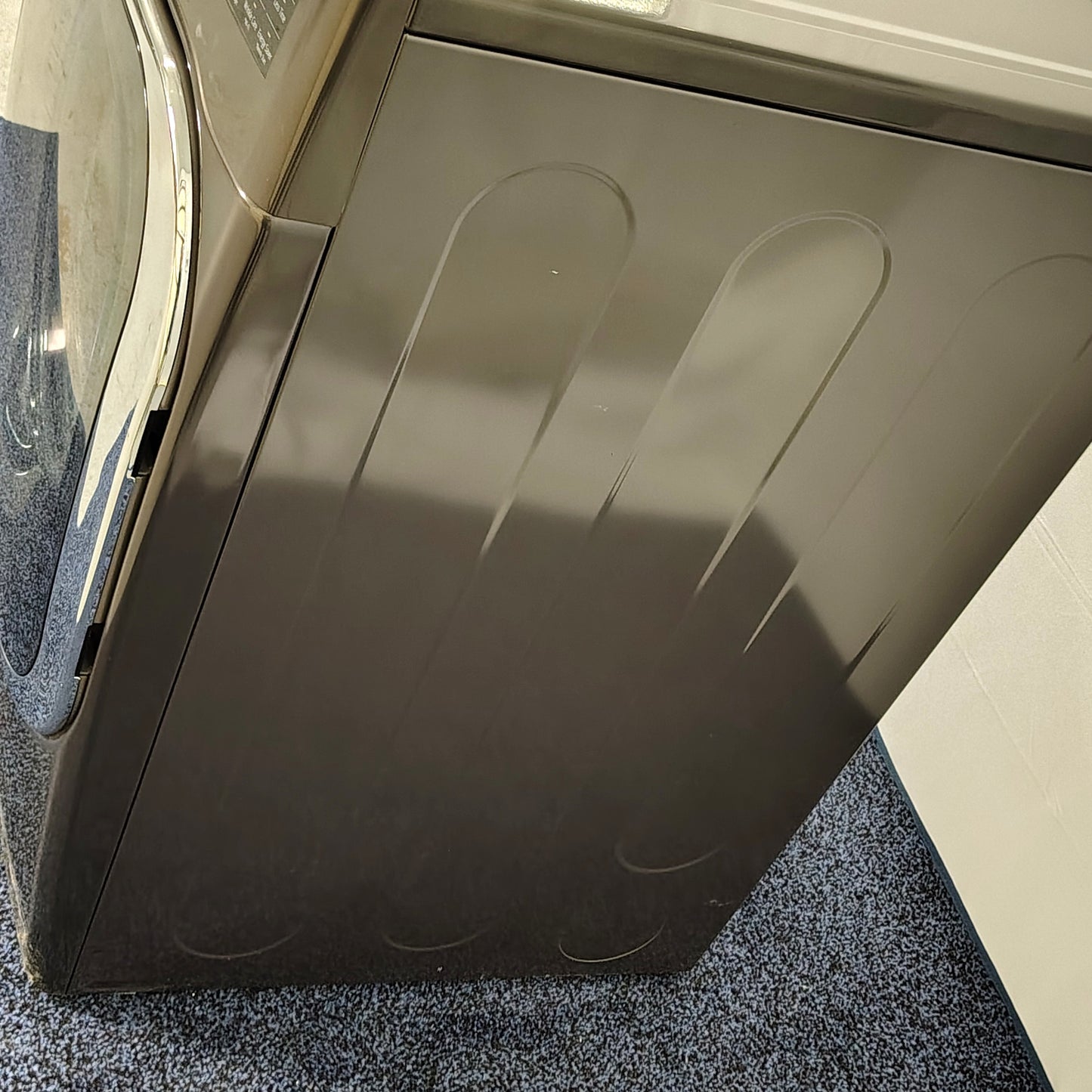 LG 9.0 cu. ft. Vented SMART Stackable Electric Dryer in Black Steel with TurboSteam and Sensor Dry Technology DLEX8900B