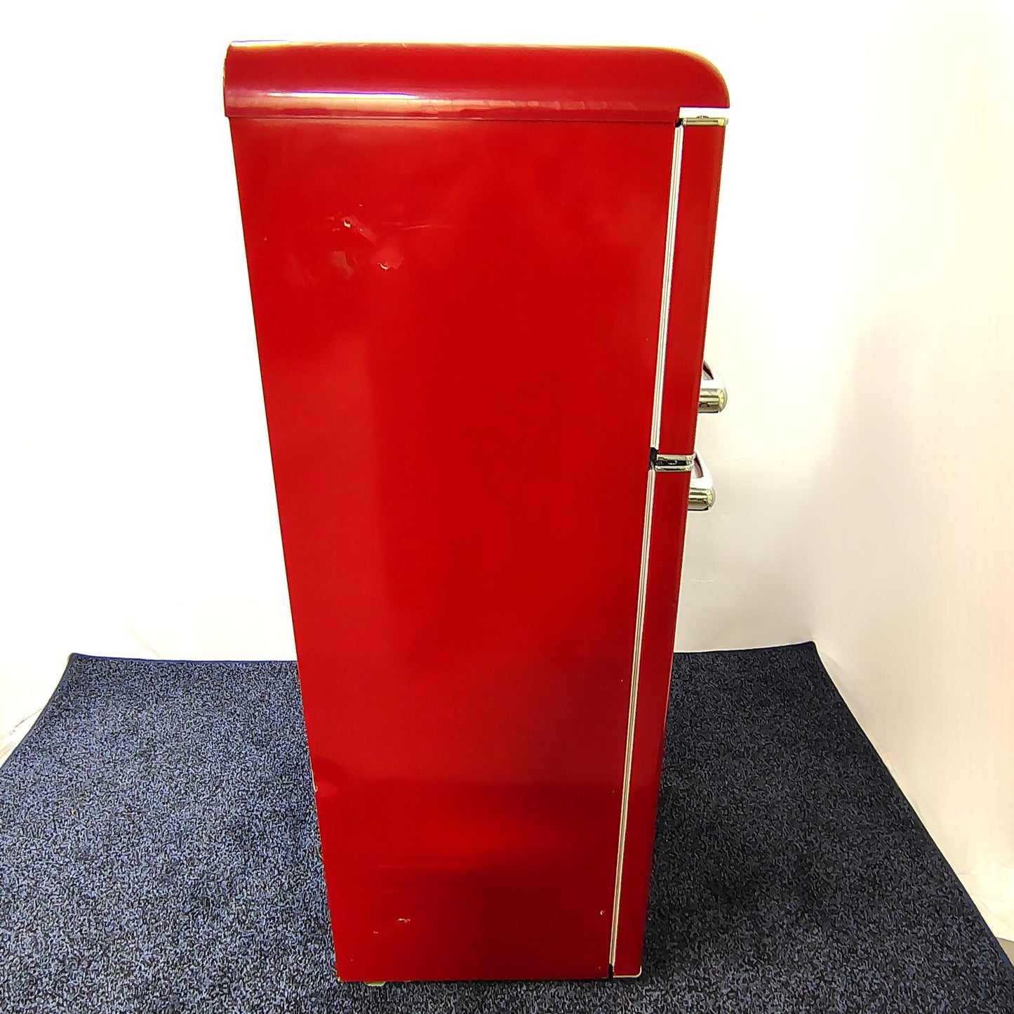Galanz 22 in. 7.6 cu. ft. Retro Top Freezer Refrigerator, Hot Rod Red, Energy Star GLRF76TMRDER2