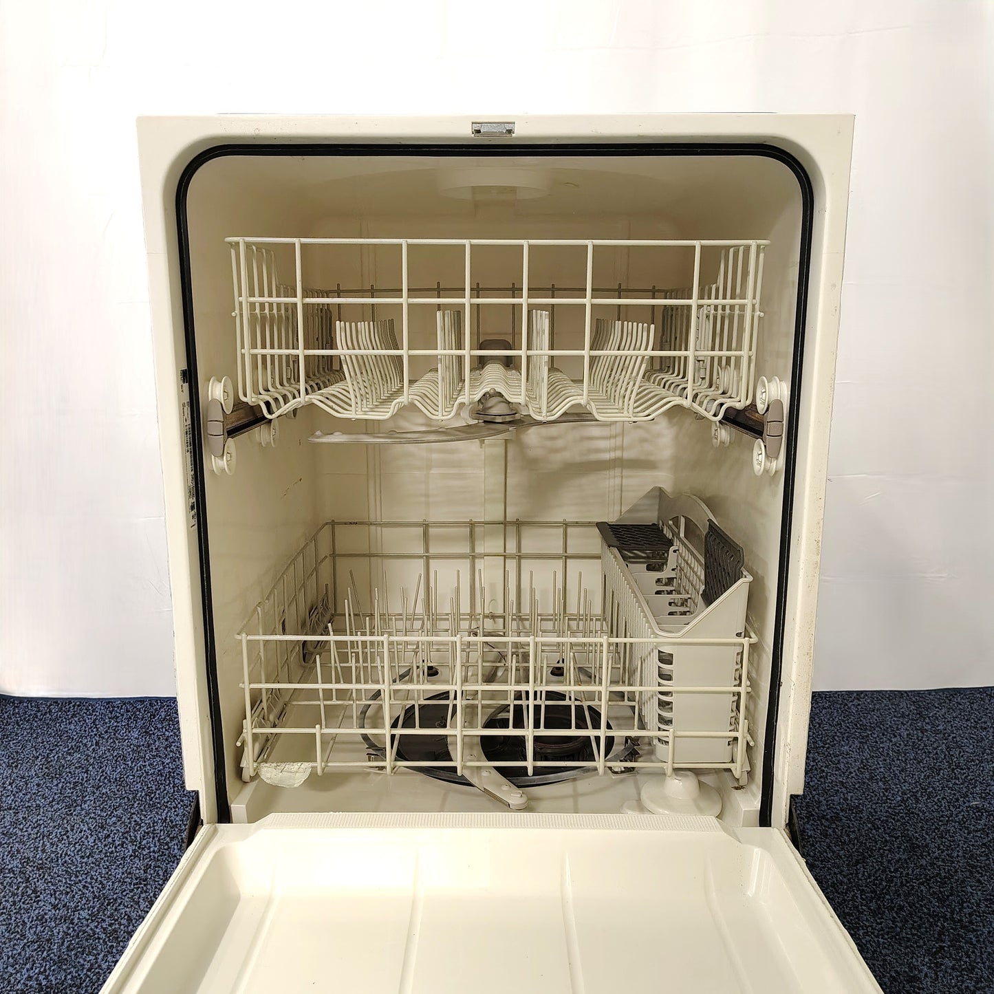 Used 24 in Kenmore Elite Dishwasher 66515112k211
