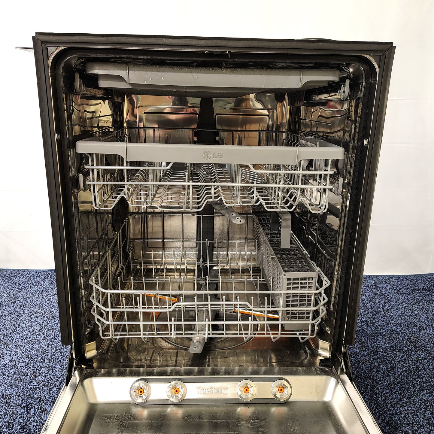 LG 24 in. in PrintProof Stainless Steel Top Control Dishwasher with Towel Bar, TrueSteam and QuadWash LDTS5552S