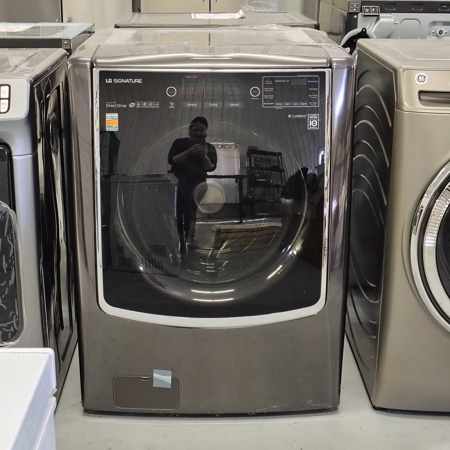 LG SIGNATURE 5.8 Cu. Ft. SMART Front Load Washer in Black Stainless Steel with TurboWash and Steam WM9500HKA