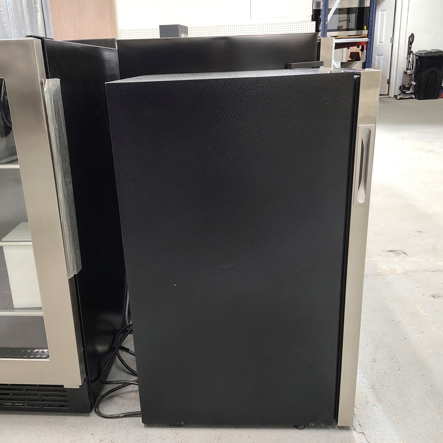 Intertek 3.2 cu ft Mini Fridge YC-86