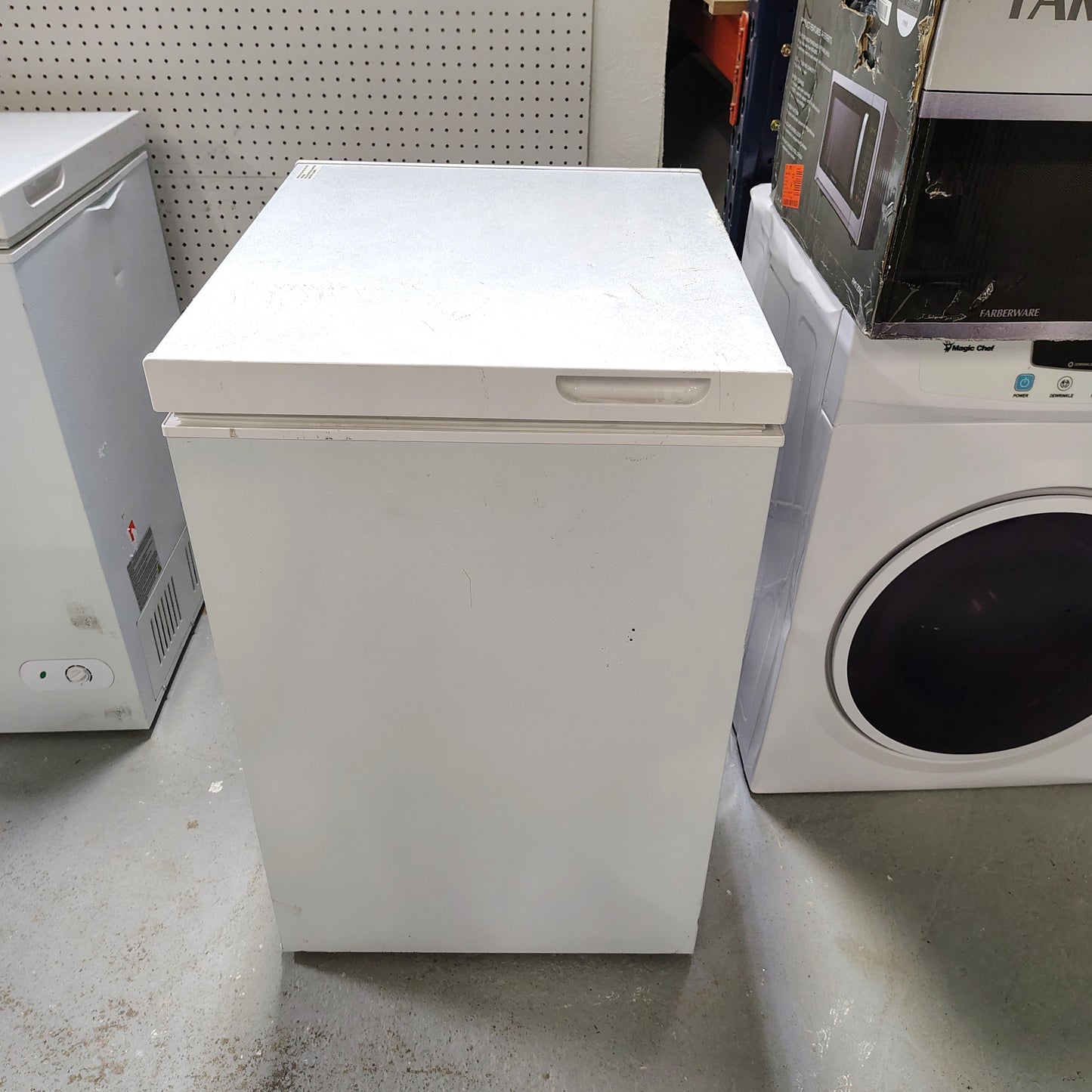 Vissani 5.0 cu ft Chest Freezer HMCF5W5