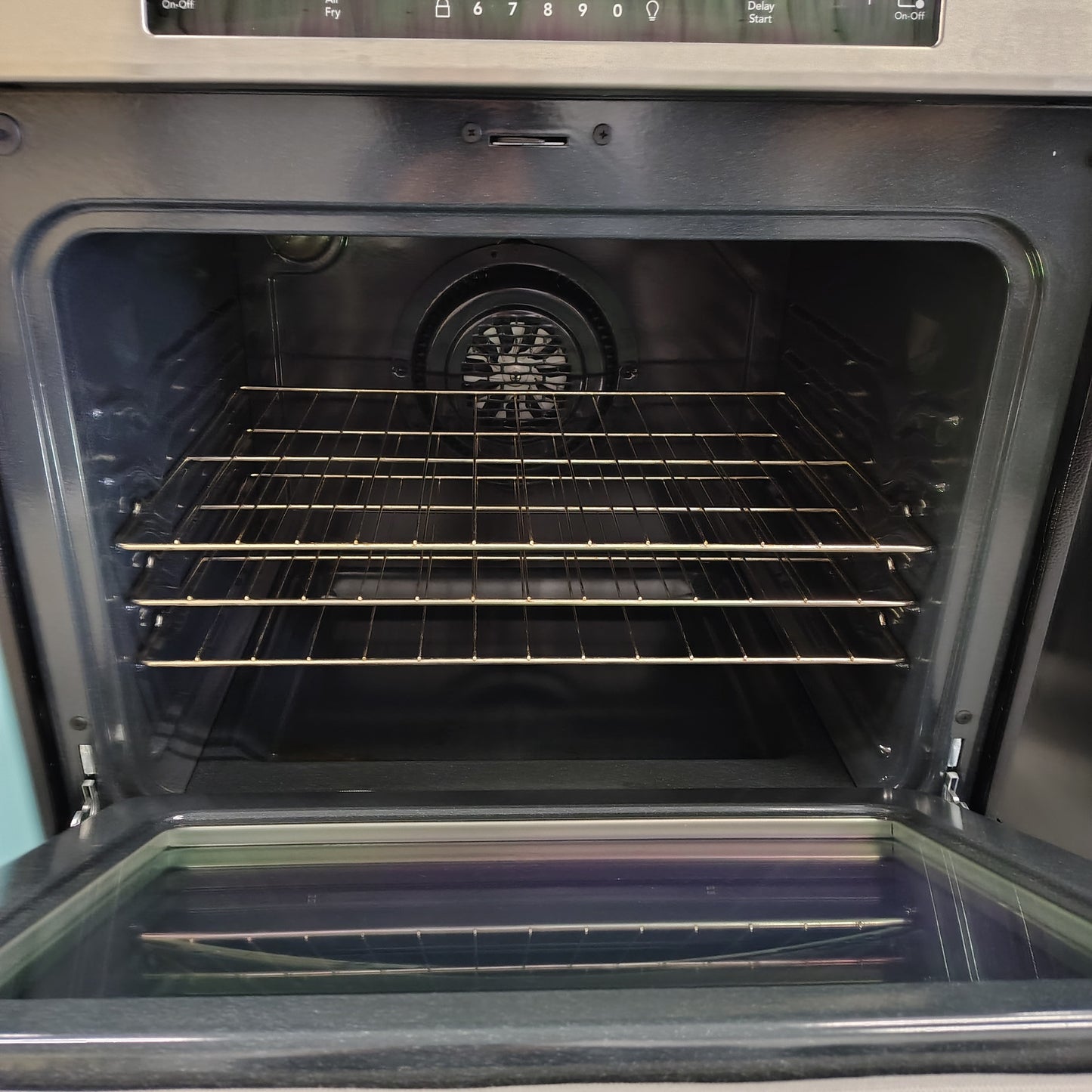 Frigidaire Gallery 30-in 4 burners Air Fry Convection Oven Slide-In Single Induction Range (Fingerprint Resistant Stainless Steel) FGIH3047VF