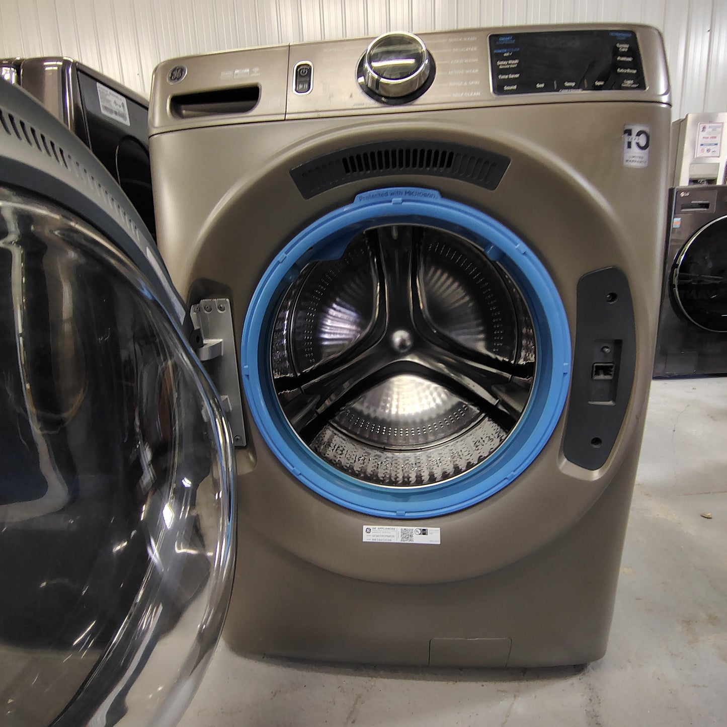 GE® ENERGY STAR® 4.8 cu. ft. Capacity Smart Front Load Steam Washer with SmartDispense™ UltraFresh Vent System with OdorBlock™ and Steam