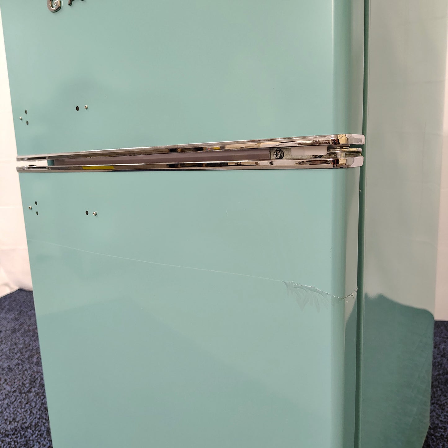 Galanz 20 in. 3.1 cu. ft. Retro Top Freezer Refrigerator, Bebop Blue, Energy Star GLR31TBEER