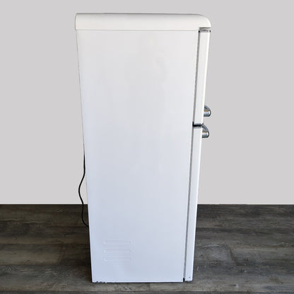 Galanz 10 cu. ft. Retro Frost-Free Top Freezer Refrigerator in White GLR10TWEEFR