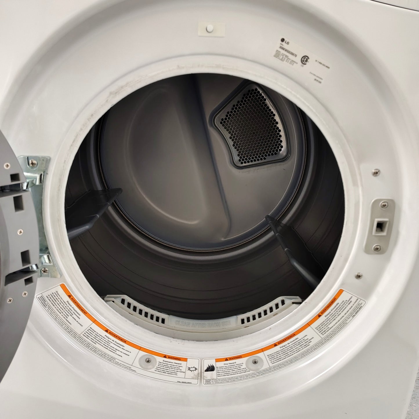 LG Extra Large Capacity Front Load Washer (3.6 cu. ft.) and Dryer (7.1 cu. ft.) - WM2250CW; DLE2250W