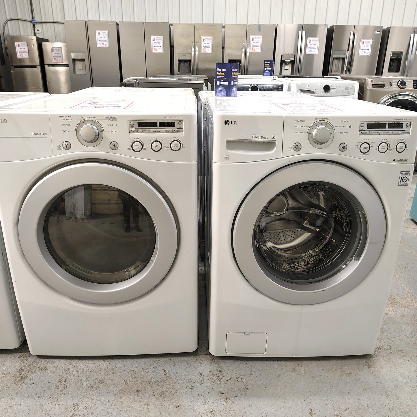 LG Extra Large Capacity Front Load Washer (3.6 cu. ft.) and Dryer (7.1 cu. ft.) - WM2250CW; DLE2250W