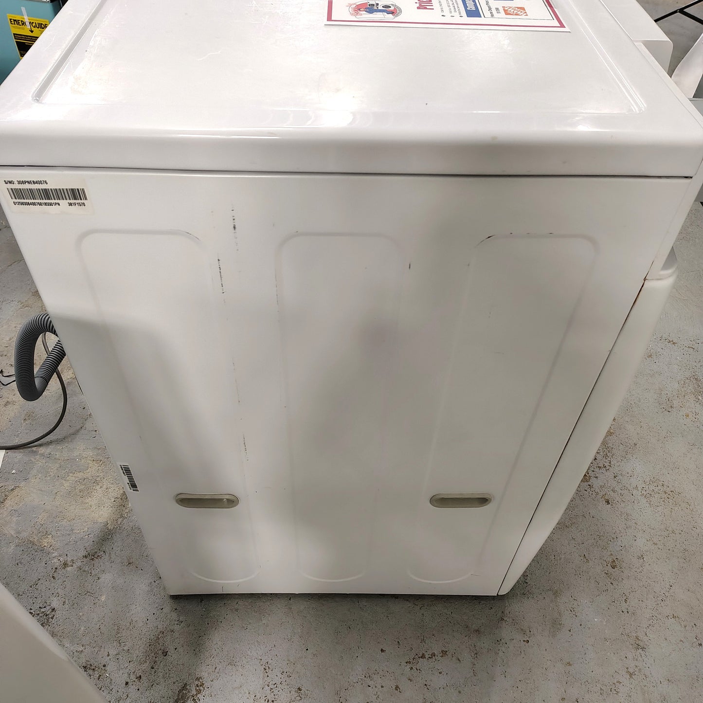 LG Extra Large Capacity Front Load Washer (3.6 cu. ft.) and Dryer (7.1 cu. ft.) - WM2250CW; DLE2250W