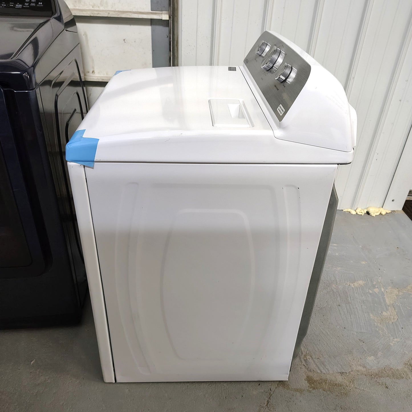 Maytag 7.0 cu. ft. Vented Electric Dryer in White MED4500MW0