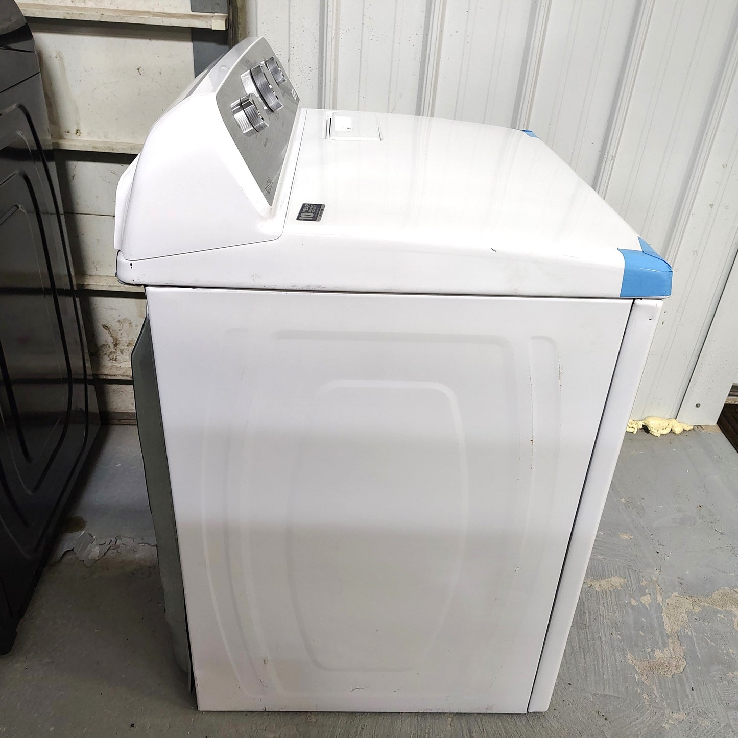 Maytag 7.0 cu. ft. Vented Electric Dryer in White MED4500MW0
