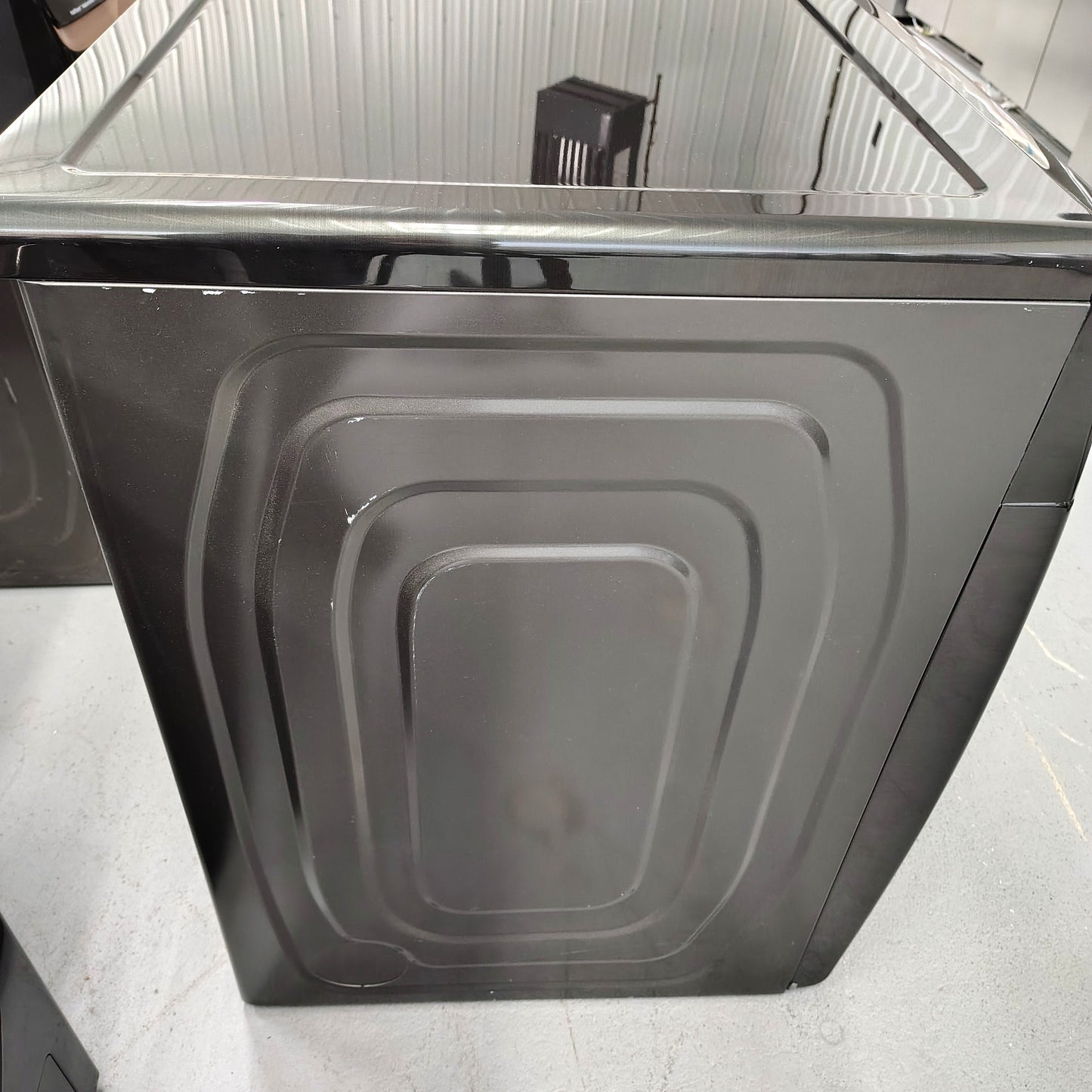 Samsung 7.5 cu. ft. Vented Smart Electric Dryer in Brushed Black with Steam Sanitize+ and Sensor Dry DVE50BG8300V