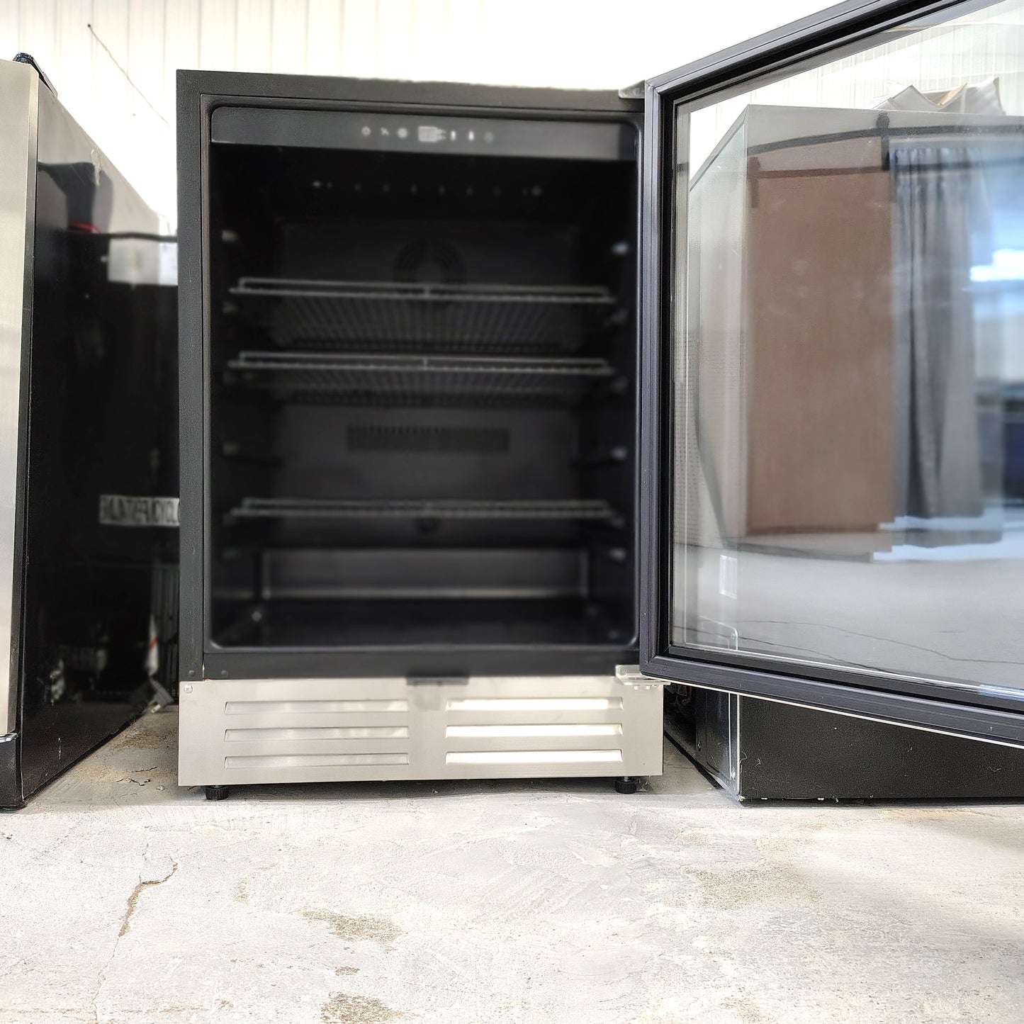 Velivi 24 in. Built-in/Freestanding Beverage Cooler Fridge with Adjustable Shelves in Stainless Steel KMYL150