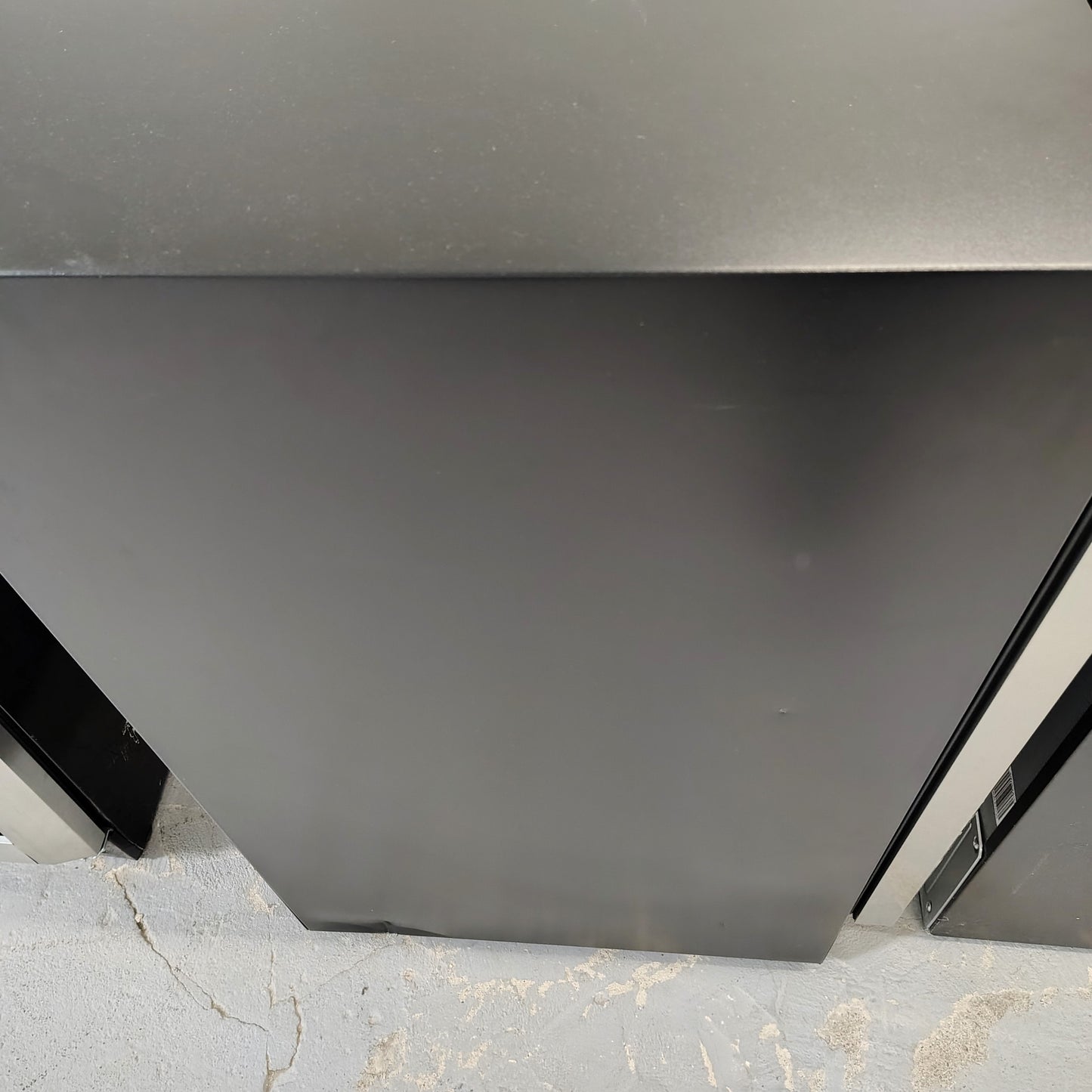 Velivi 24 in. Built-in/Freestanding Beverage Cooler Fridge with Adjustable Shelves in Stainless Steel KMYL150