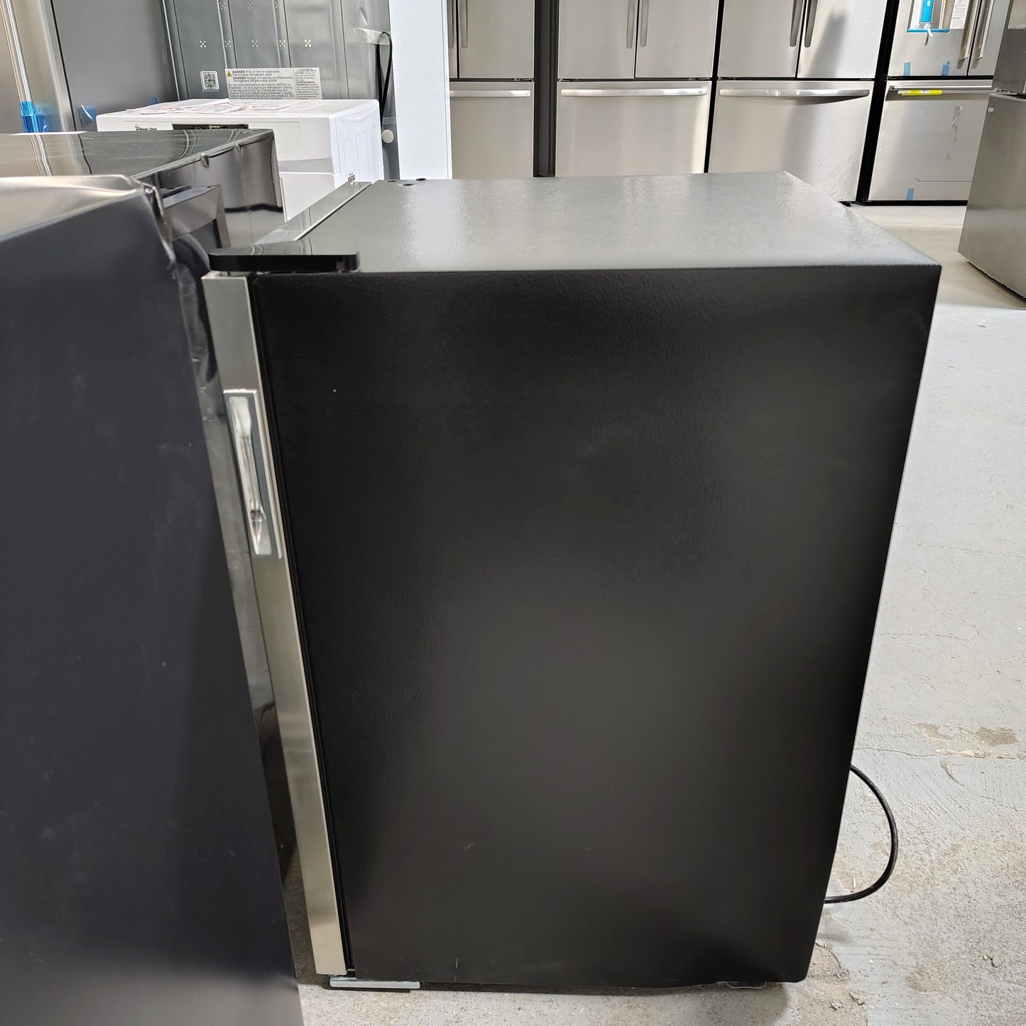 Vissani 4.3 Cu. ft. Wine and Beverage Cooler in Stainless Steel HVBC430ST