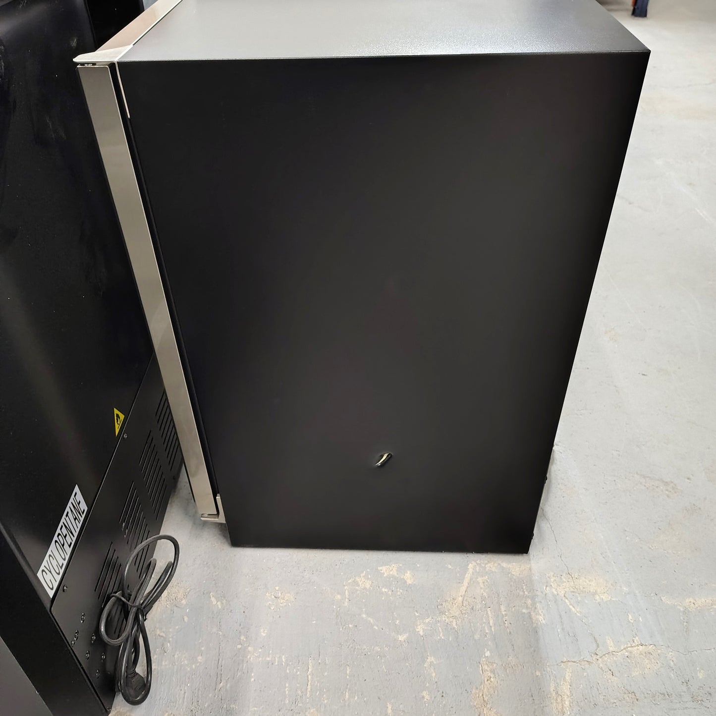 Nipus 15 in. Single Zone 30-Bottle Cellar Cooling Unit Built-In and Freestanding Wine Cooler 2 Handles Stainless Steel NPSING01