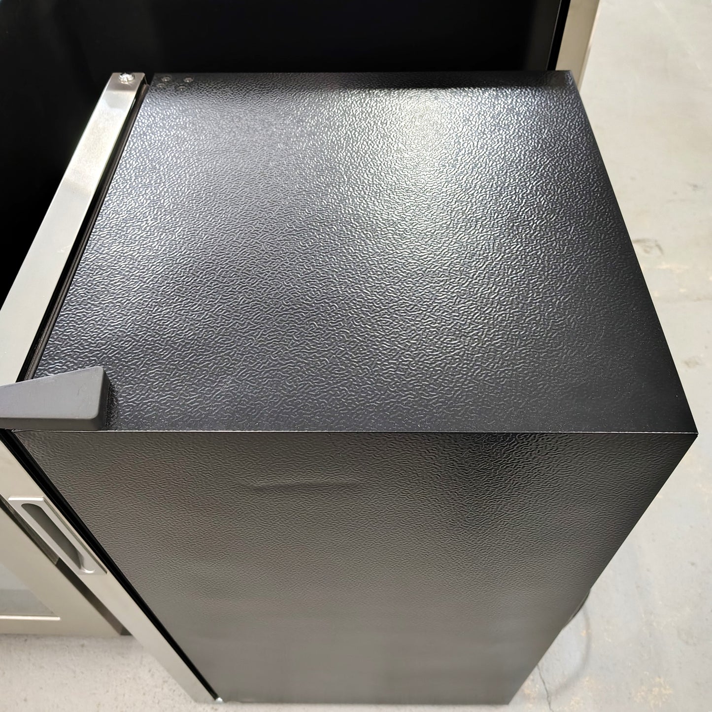 Intertek 3.2 cu ft Mini Fridge YC-86