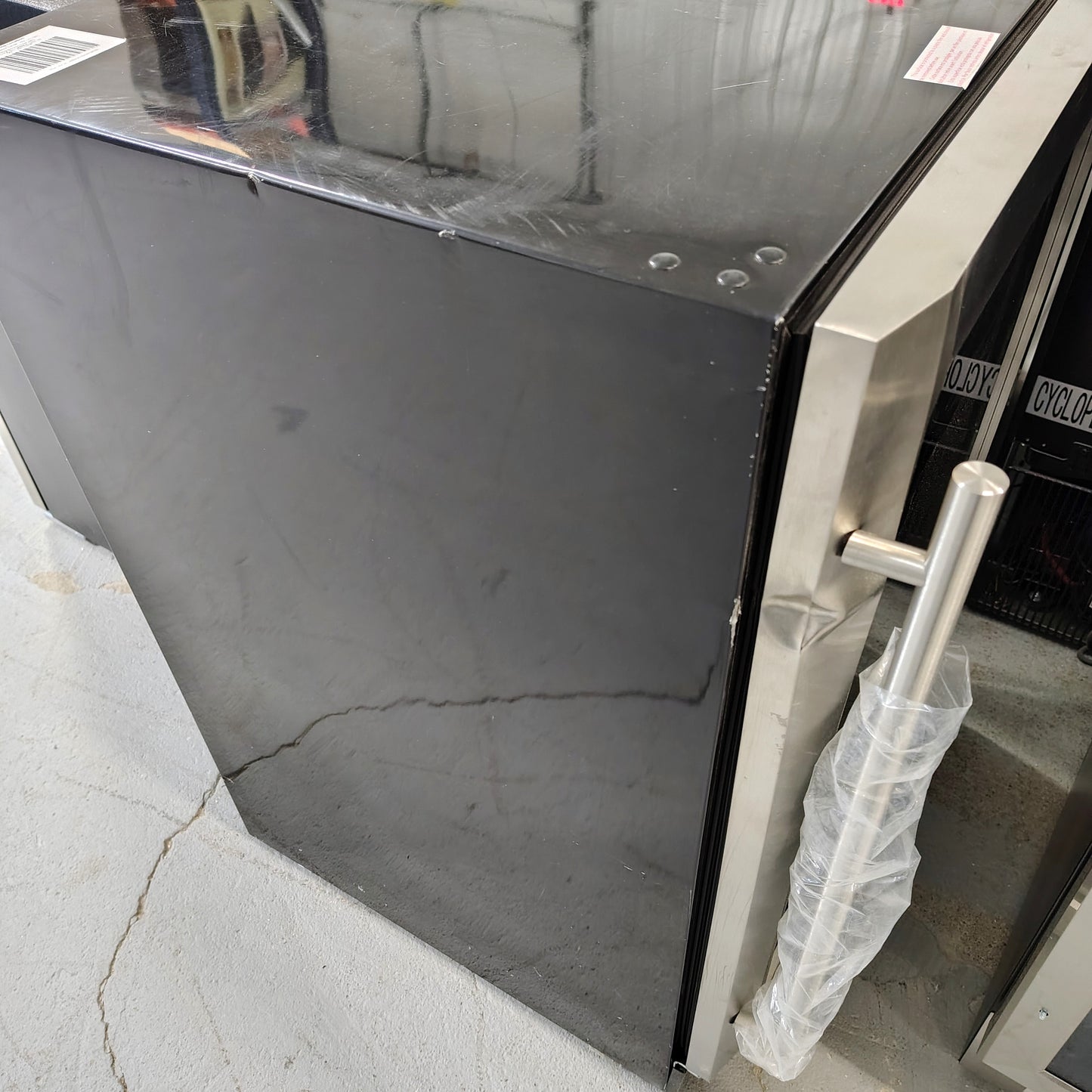 Vissani 5.1 cu ft Wine and Beverage Cooler with Stainless Steel Door HVBC58ST