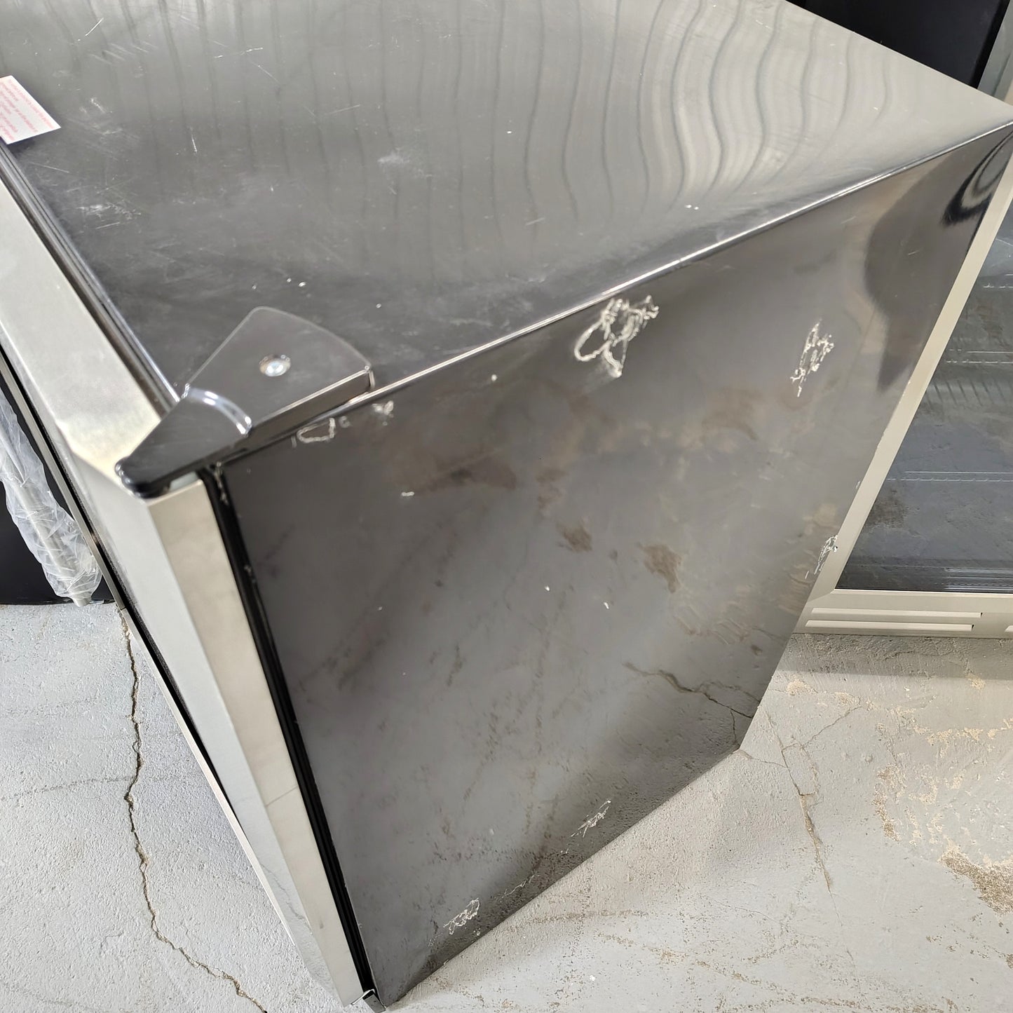 Vissani 5.1 cu ft Wine and Beverage Cooler with Stainless Steel Door HVBC58ST