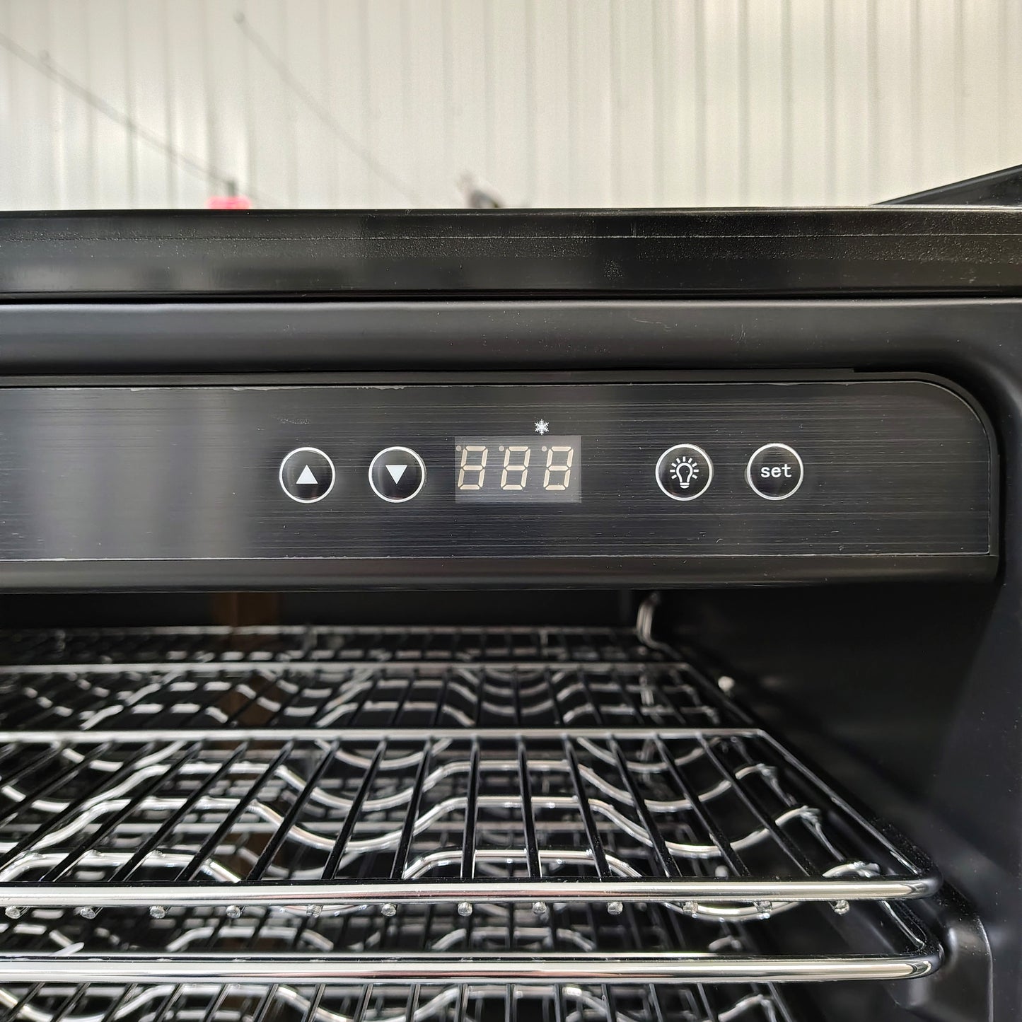 Vissani 5.1 cu ft Wine and Beverage Cooler with Stainless Steel Door HVBC58ST