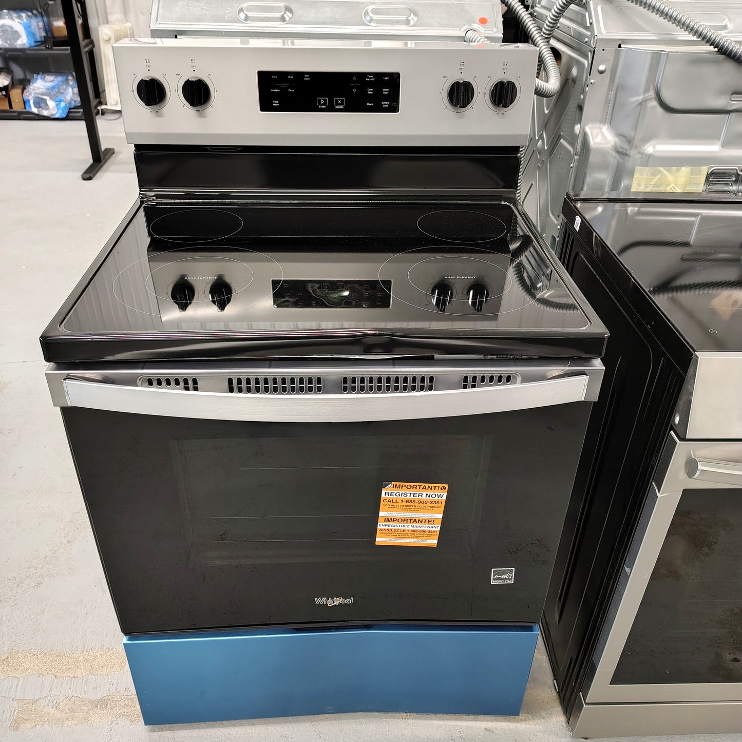 Whirlpool 30 in. 4 Burner Element Freestanding Electric Range in Stainless Steel with No Preheat Mode WFES3530RS