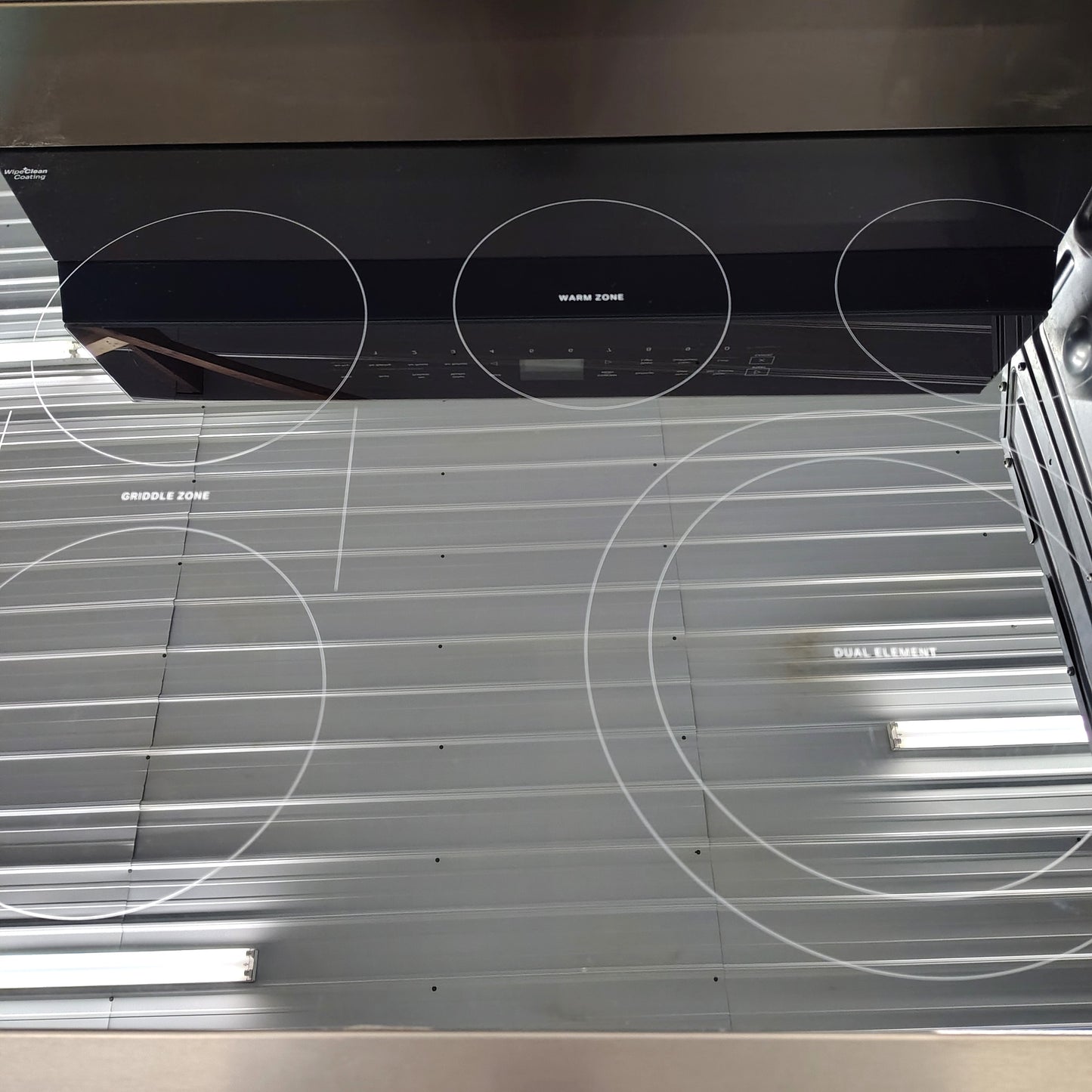 Whirlpool 30 in. 5-Element Electric Smart Range with Air Cooking Technology WFES7530RV