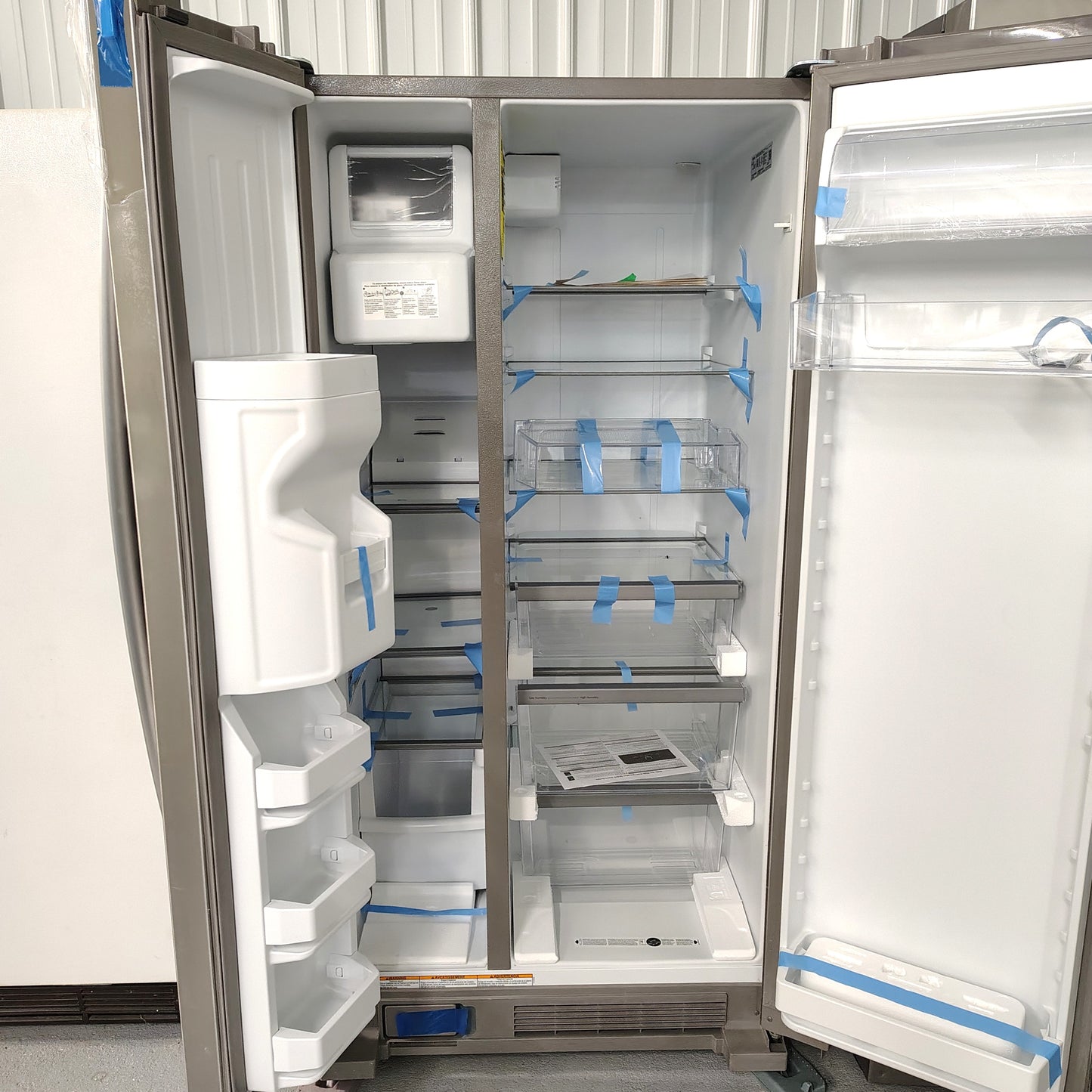 Whirlpool 21.4 cu. ft. Side by Side Refrigerator in Fingerprint Resistant Stainless Finish WRS321SDHZ13