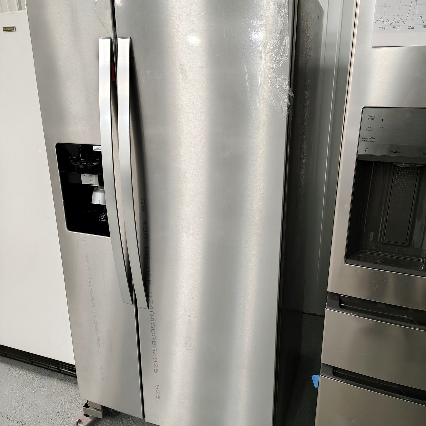 Whirlpool 21.4 cu. ft. Side by Side Refrigerator in Fingerprint Resistant Stainless Finish WRS321SDHZ13