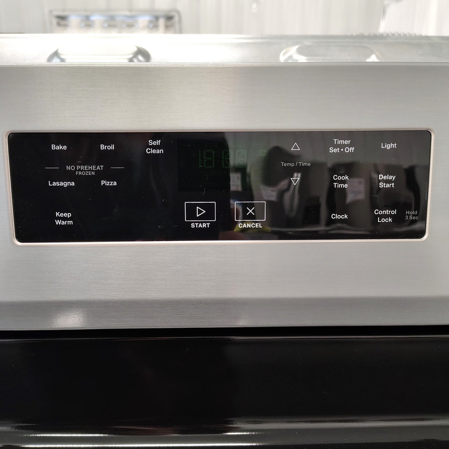 Whirlpool 30 in. 4 Burner Element Freestanding Electric Range in Stainless Steel with No Preheat Mode WFES3530RS
