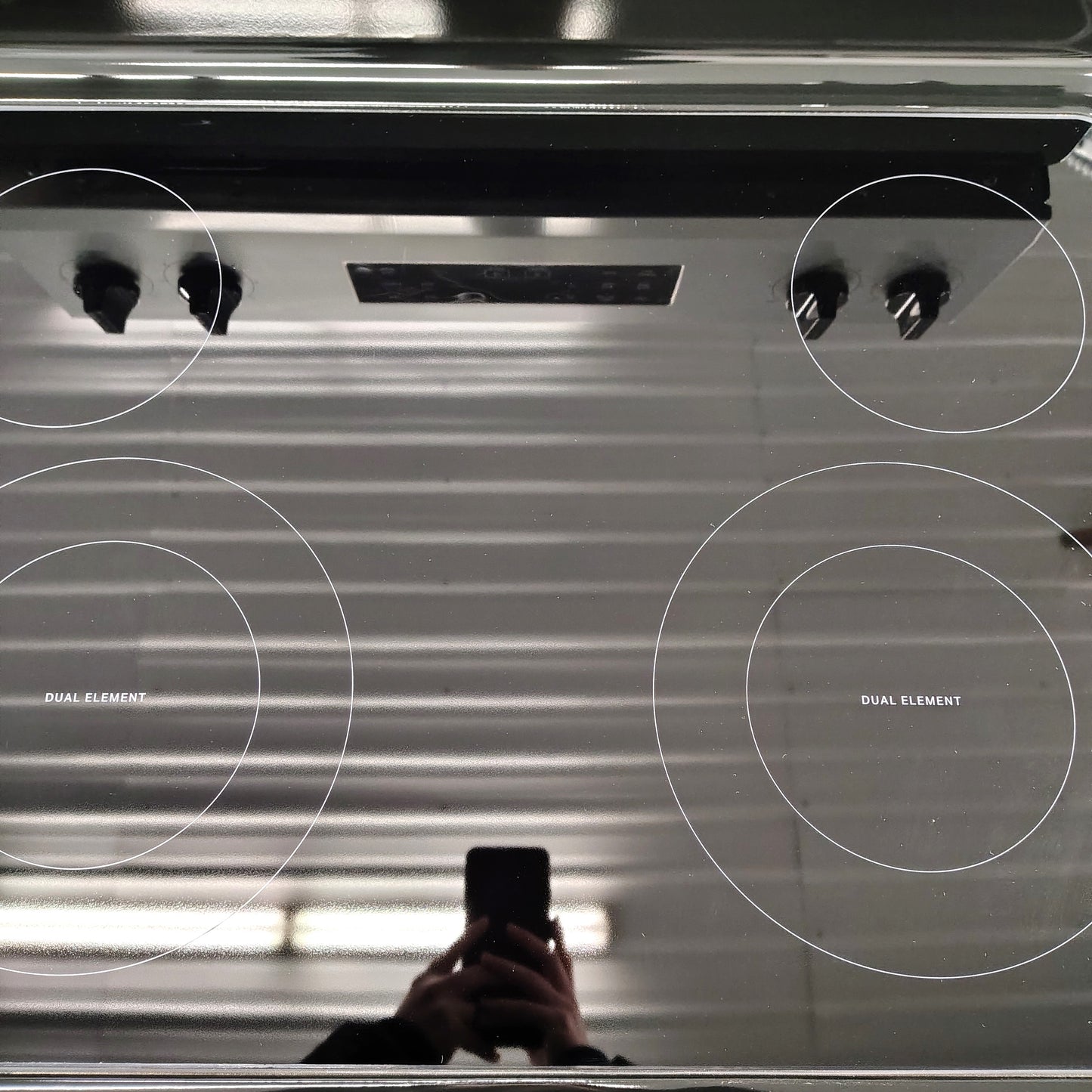 Whirlpool 30 in. 4 Burner Element Freestanding Electric Range in Stainless Steel with No Preheat Mode WFES3530RS