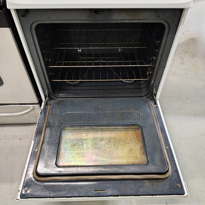 Frigidaire 30 in Freestanding, Glass-Top Electric Range in White FEF364FSB