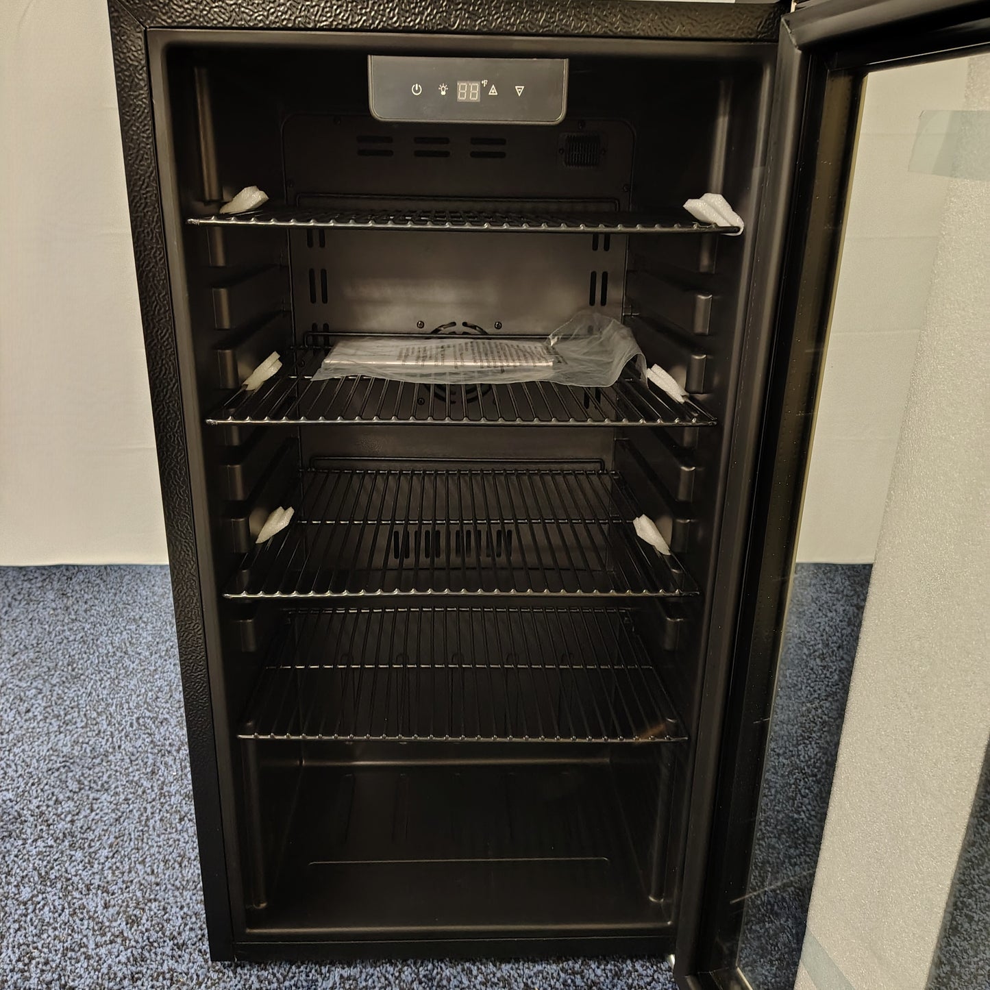 Intertek 3.2 cu ft Mini Fridge YC-86