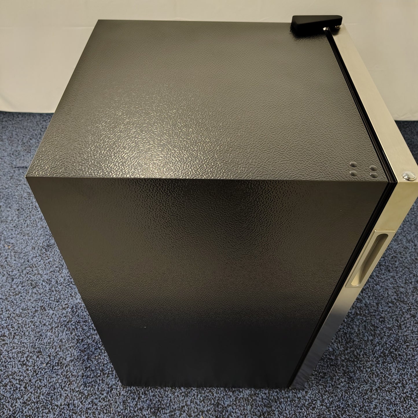 Intertek 3.2 cu ft Mini Fridge YC-86