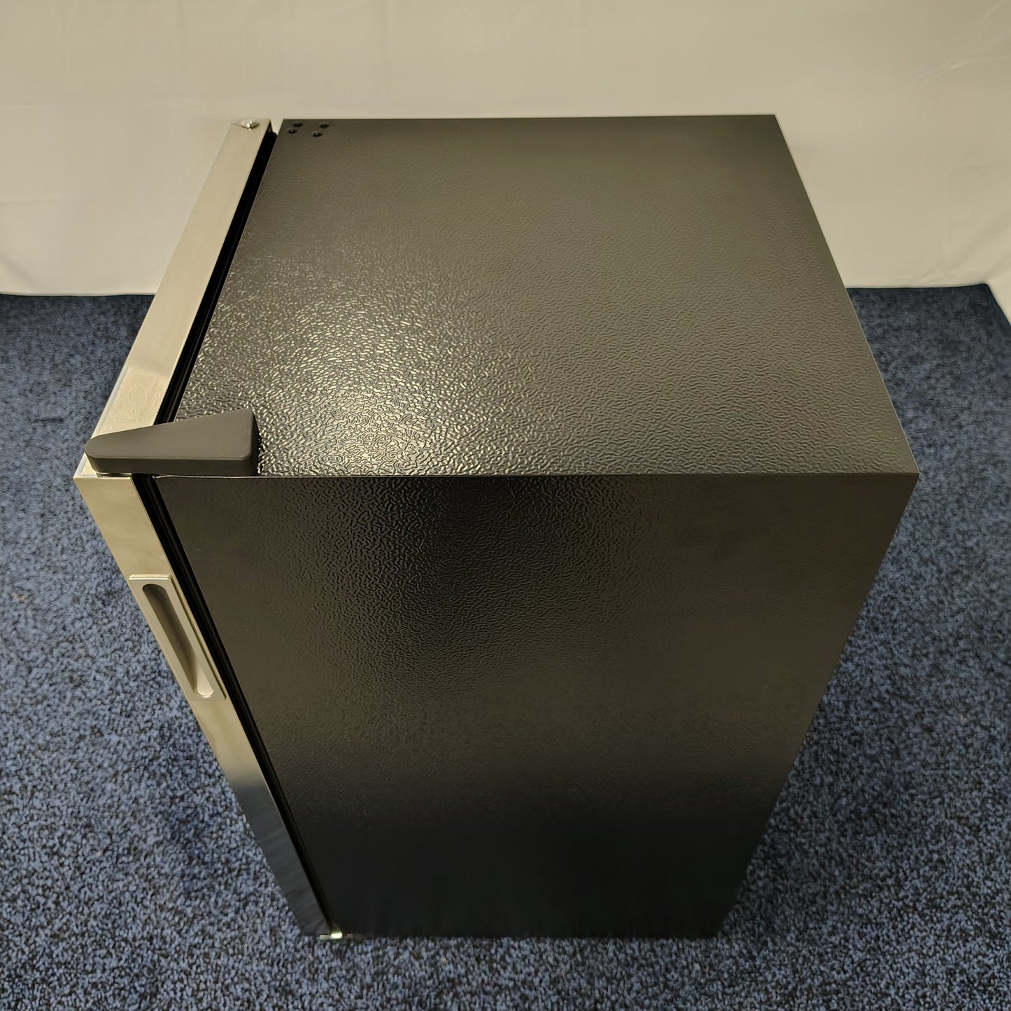 Intertek 3.2 cu ft Mini Fridge YC-86